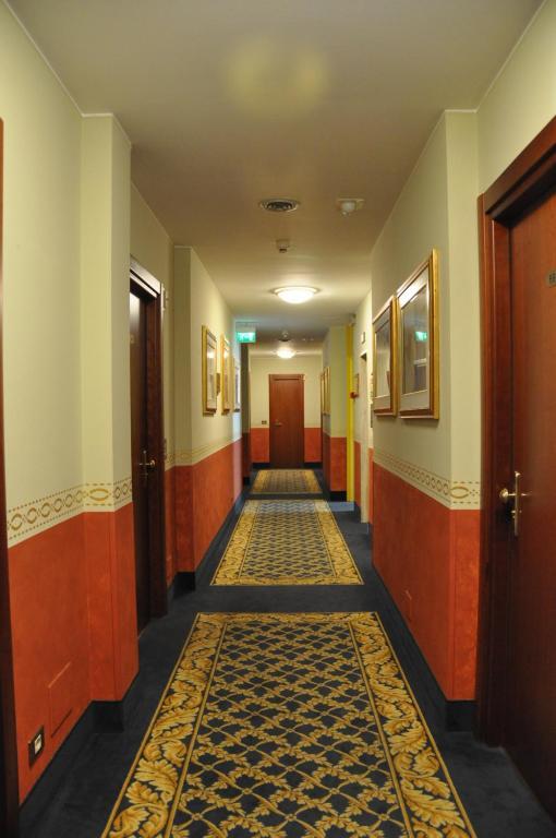 Hotel Lloyd ミラノ エクステリア 写真