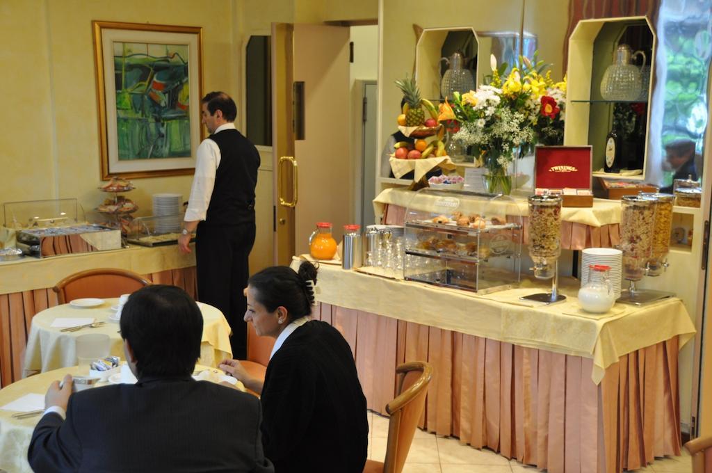 Hotel Lloyd ミラノ エクステリア 写真